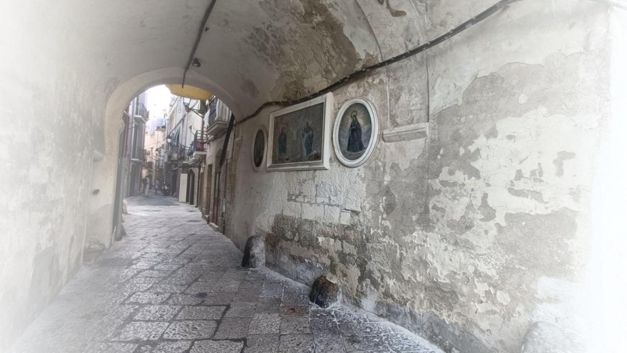 B&B Il Castello Bari Bagian luar foto